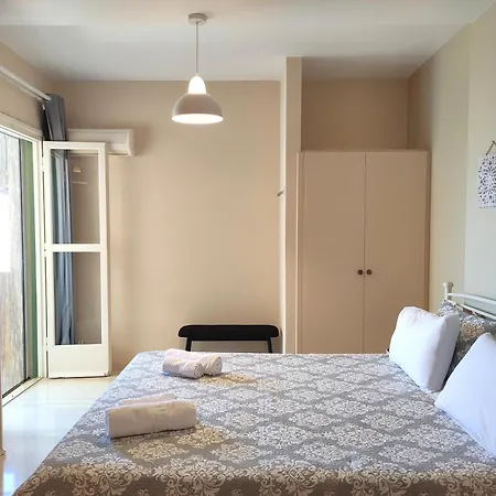 Marinos Seaside Studios&aparts *